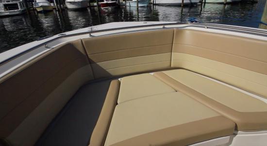 Sailfish 360 CC bow table