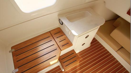 Sailfish 360 CC head storage