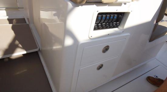 Sailfish 360 CC leaning post