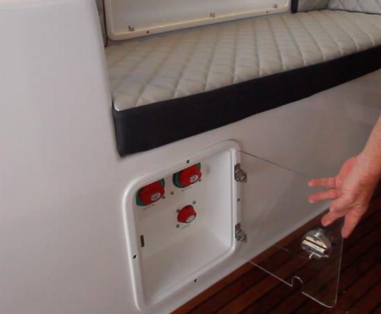 Schaefer Yachts 400 battery switches