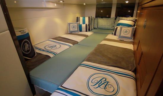 Schaefer Yachts 400 filler