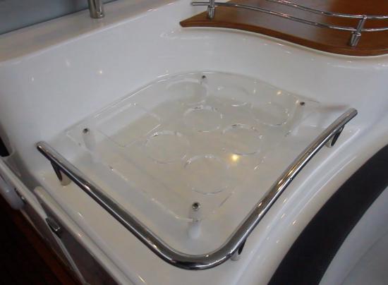 Schaefer Yachts 400 bottle holder