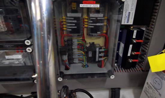 Schaefer Yachts 400 electrical