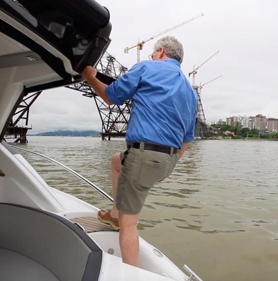 Schaefer Yachts 400 grab rail