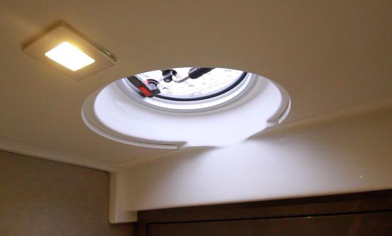 Schaefer Yachts 400 hatch