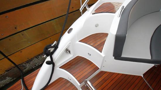 Schaefer Yachts 400 recess