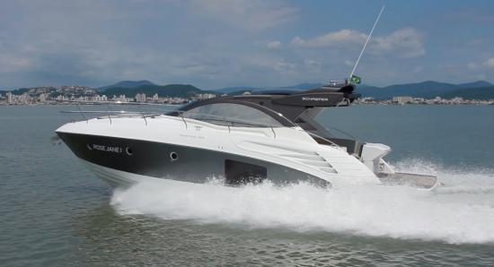 Schaefer Yachts 400 running