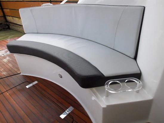 Schaefer Yachts 400 settee