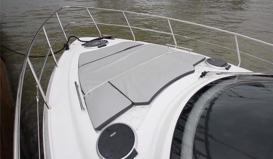 Schaefer Yachts 400 sun pad