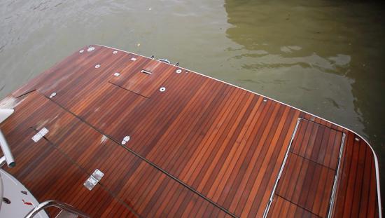 Schaefer Yachts 400 swim platform