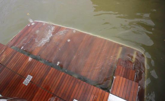 Schaefer Yachts 400 swim water