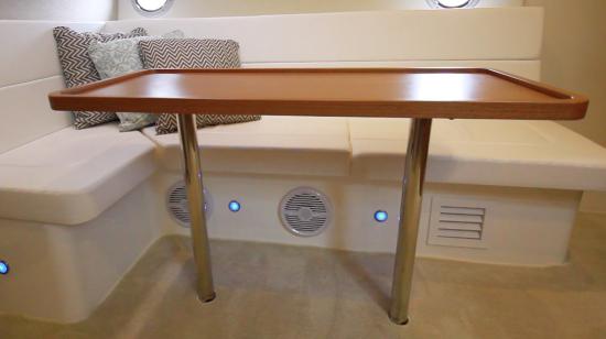 Schaefer Yachts 400 table