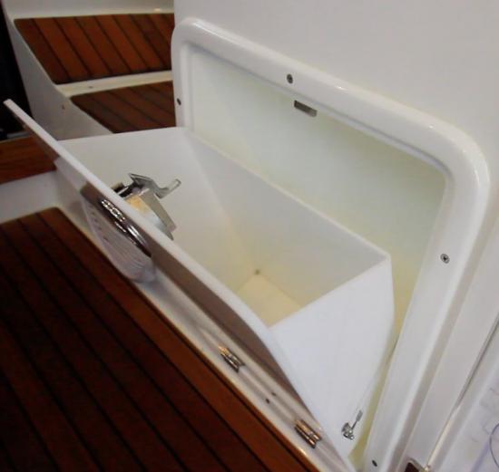 Schaefer Yachts 400 trash receptacle