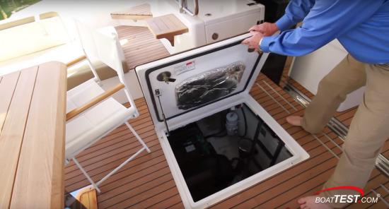 Schaefer 510 Pininfarina engine room