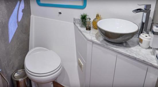 Schaefer 510 Pininfarina guest head