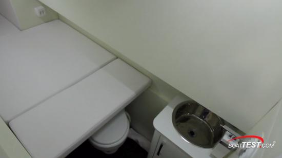 Schaefer Yachts 510 Sport crews quarters