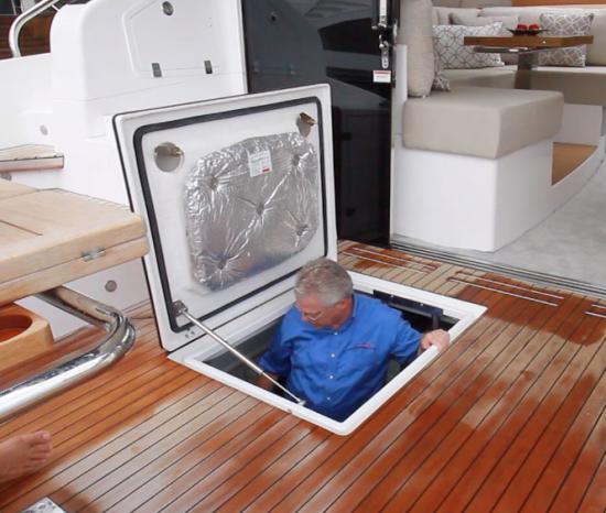 Schaefer Yachts 510 Sport engine room