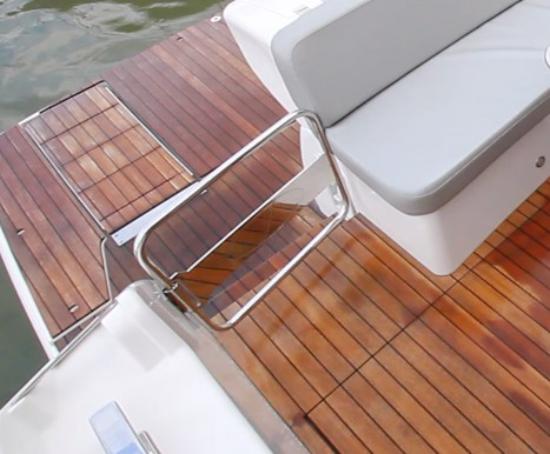 Schaefer Yachts 510 Sport gate