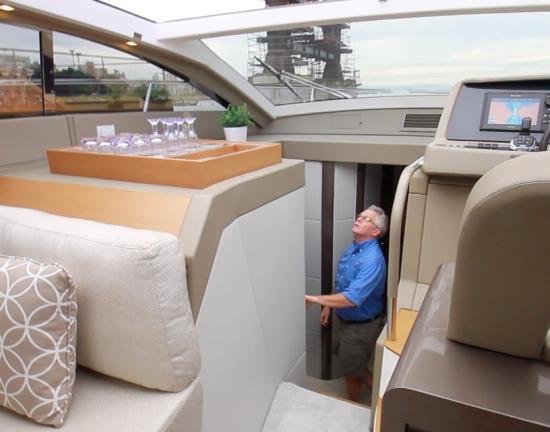Schaefer Yachts 510 Sport passageway