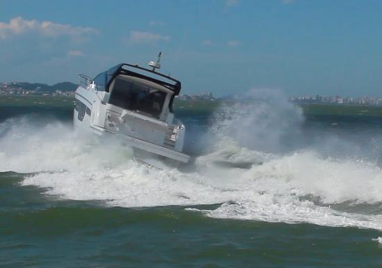 Schaefer Yachts 510 Sport hull