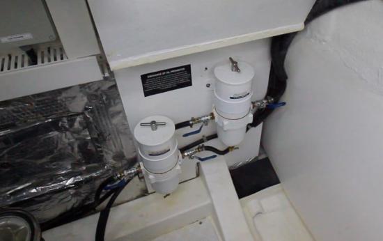 Schaefer Yachts 510 Sport separators