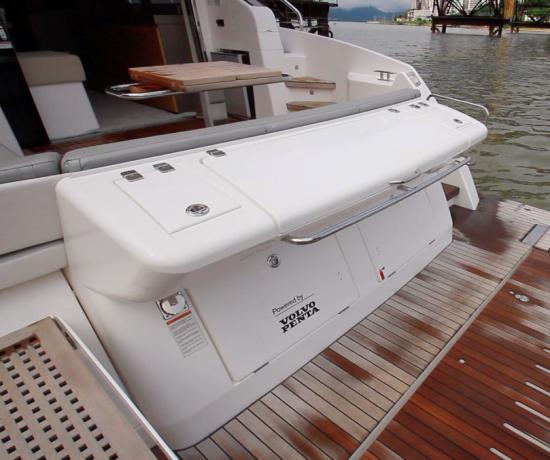 Schaefer Yachts 510 Sport transom