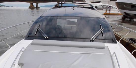 Schaefer Yachts 510 Sport windshield