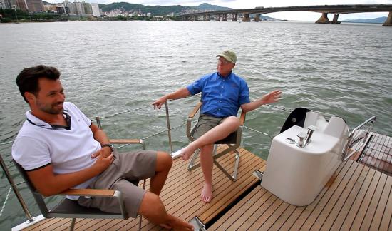 Schaefer 580 balcony