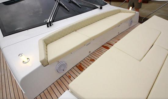 Schaefer 580 bench seat