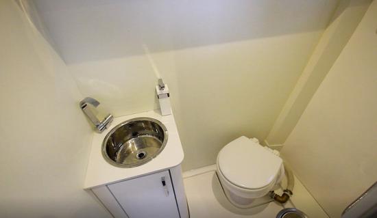 Schaefer 580 crew head