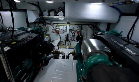 Schaefer 580 engine room