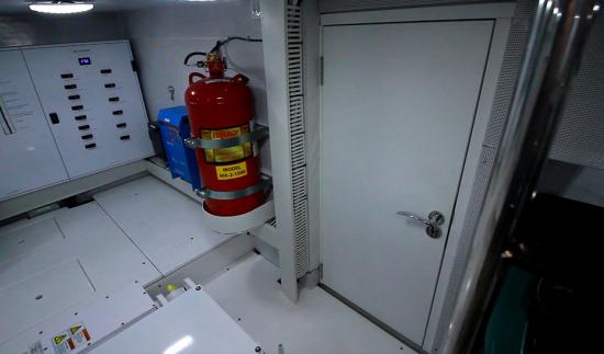 Schaefer 580 engine room