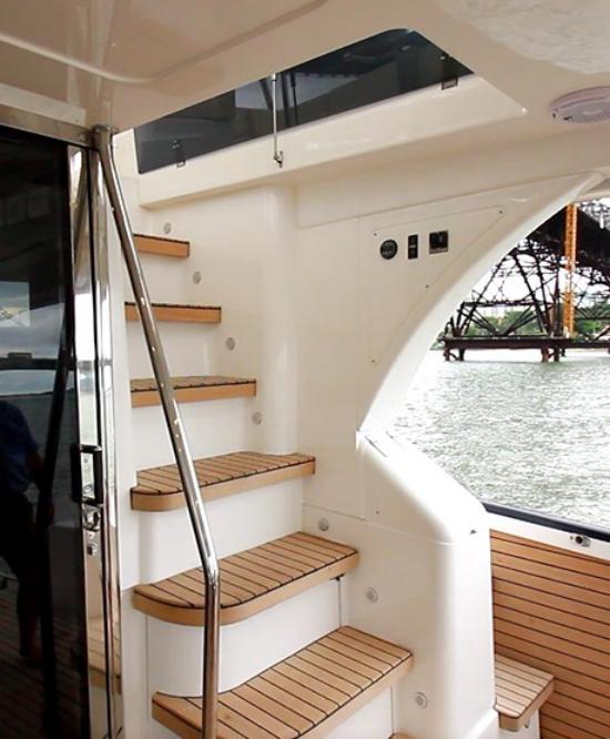 Schaefer 580 fly stairs