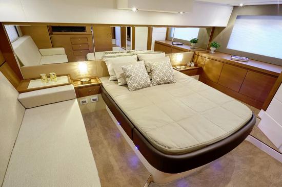Schaefer 580 island berth