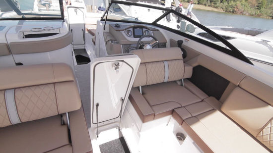 Sea Ray 270 Sundeck in deck