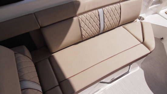 Sea Ray 270 Sundeck seating