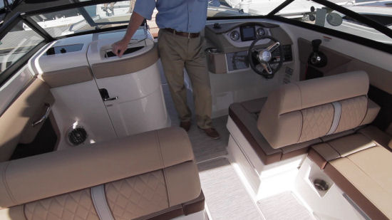 Sea Ray 270 Sundeck seats
