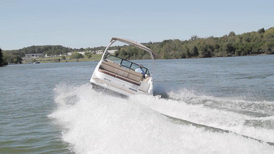 Sea Ray 270 Sundeck turns