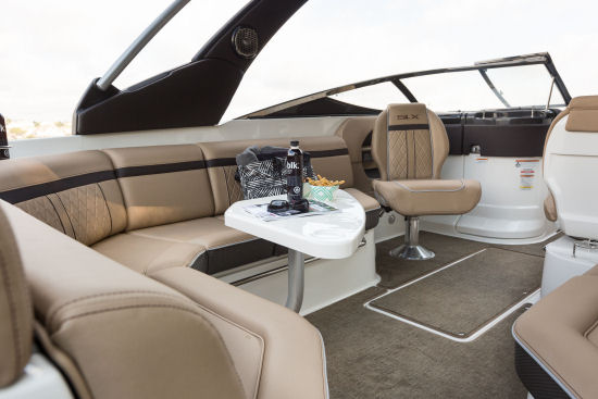 Sea Ray 280 SLX cockpit