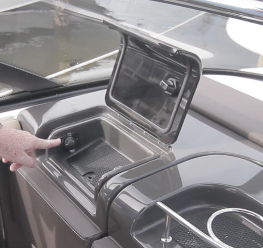 Sea Ray 280 SLX glove box