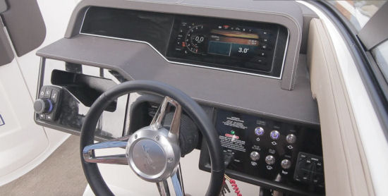 Sea Ray 280 SLX helm