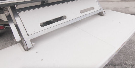 Sea Ray 280 SLX swim platform