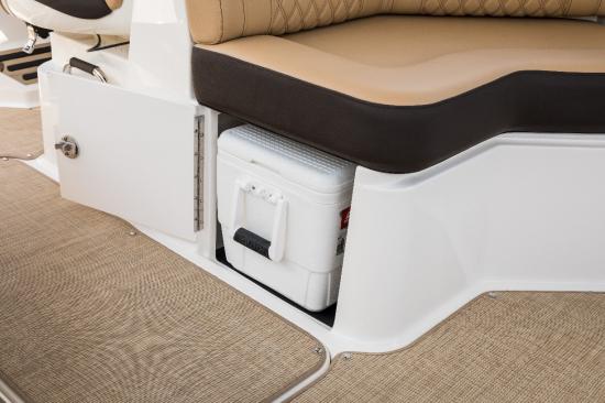 Sea Ray SLX 310 Outboard bench