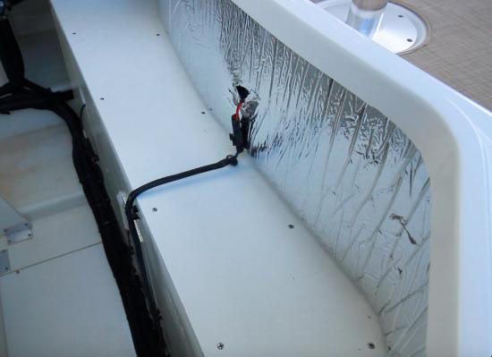 Sea Ray SLX 310 Outboard quiet ride