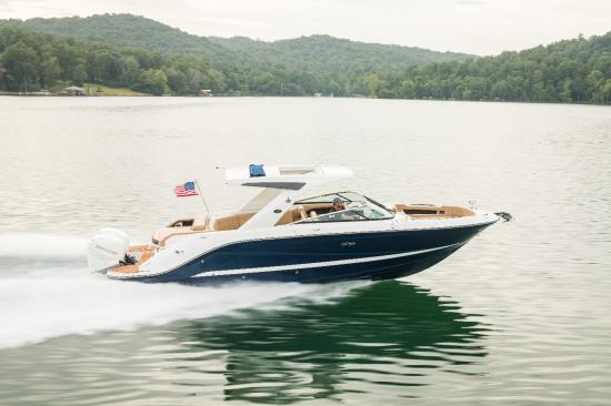 Sea Ray SLX 310 Outboard running