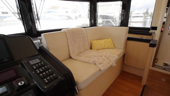 Sirena 64 companionway