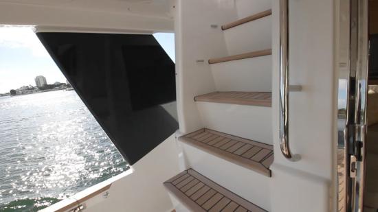 Sirena 64 fly bridge