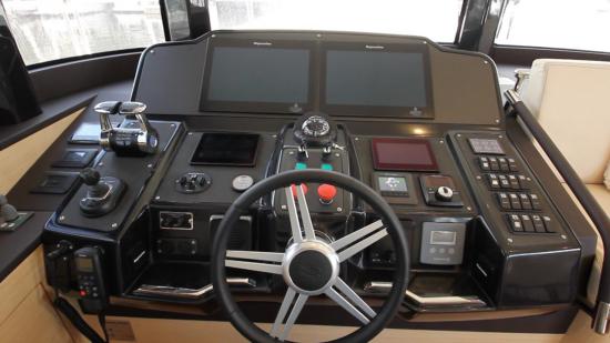 Sirena 64 lower helm