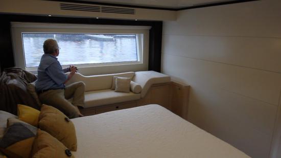Sirena 64 hull side window
