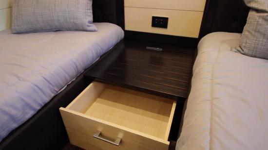 Sirena 64 night stand